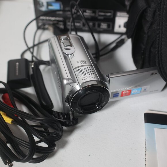 Sony Handycam DCR-SR68 Camcorder 60x Zoom *AS-IS/For Parts Only* - Picture 2 of 8